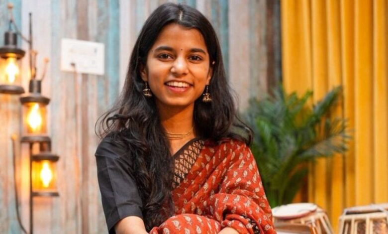 Maithili Thakur Income